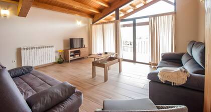 Cottage 'La Cabanya Planella' with Mountain View, Private Terrace and Wi-Fi