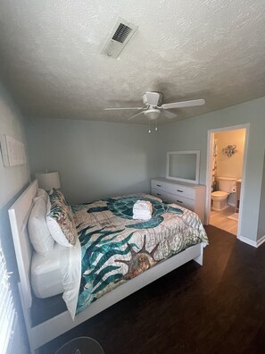 2 chambres, fer et planche à repasser, Wi-Fi, literie fournie