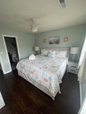 2 bedrooms, iron/ironing board, WiFi, bed sheets