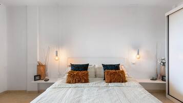 1 slaapkamer, een strijkplank/strijkijzer, gratis wifi, beddengoed