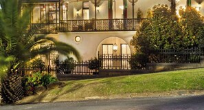Exterior - The Suites, Villa Belgravia - Suite 1 - luxury self-contained in central Bendigo (Bendigo)