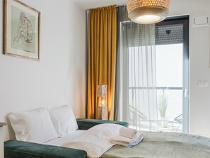 1 bedroom, iron/ironing board, WiFi, bed sheets - Jeżyce Boutique Living Apartment (Poznan)