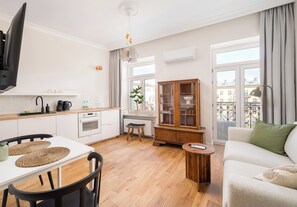 TV - Park Praski Deluxe Studio (Warszawa)