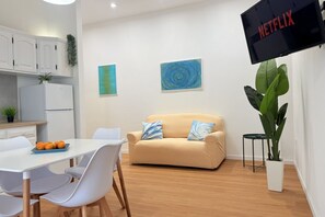 TV - [Valentia] Design Apartment (Orosei)