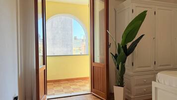 1 chambre, fer et planche Ă repasser, Wi-Fi, draps fournis