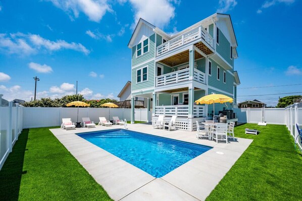 Pool - Walk To Beach,  Brewery - Private Pool & Hot Tub! (Kill Devil Hills)