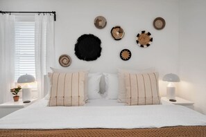 5 Schlafzimmer, Schreibtisch, Bügeleisen/Bügelbrett, WLAN