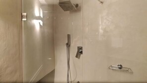 Shower, hair dryer, towels - AgriIlGeco II - Casa Baciadonne (Civezza)