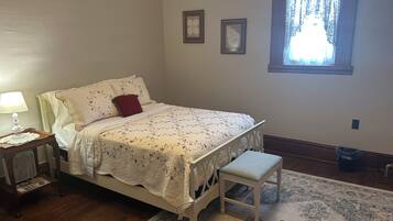 4 Schlafzimmer, Bügeleisen/Bügelbrett, kostenloses WLAN, Bettwäsche