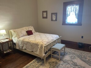 4 Schlafzimmer, Bügeleisen/Bügelbrett, kostenloses WLAN, Bettwäsche