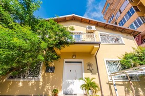 House | 1 bedroom - Guesthouse 'hapa të Lehtë' - Room 1 - Pro Bono (Shkodër)