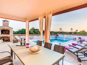 A heated pool - Vacation home Manera by Interhome (Pula/Marčana)