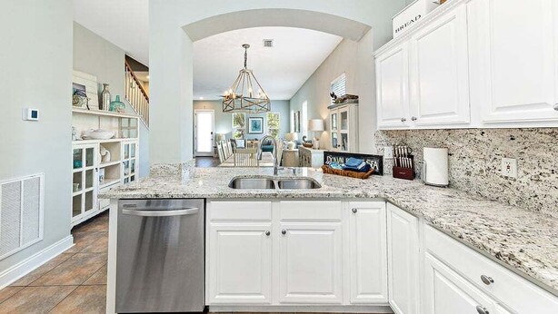 Interior - PRIVATE HOME, QUIET AREA, PERFECT GETAWAY (Gulf Shores)