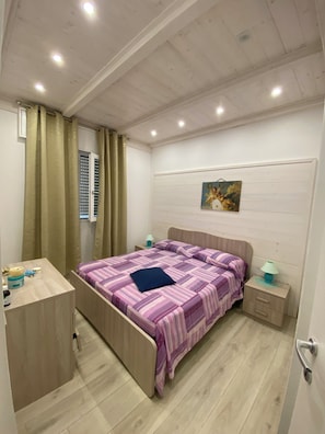 3 habitaciones, tabla de planchar con plancha, wifi y ropa de cama