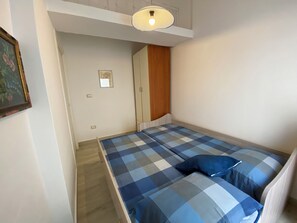 3 slaapkamers, een strijkplank/strijkijzer, wifi, beddengoed
