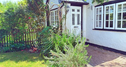 Cozy 3bed New Forest Cottage-Nearby Paultons Park-Peppa Pig World-Fully equipped