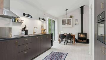 Refrigerador, horno, placa de cocina, lavavajillas