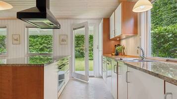 Køleskab, ovn, kogeplade, opvaskemaskine