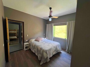 4 bedrooms, iron/ironing board, free WiFi
