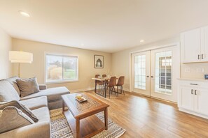 Smart TV, books, video library, stereo - Pool is closing October 15! Hot Tub open year round! (Fennville)