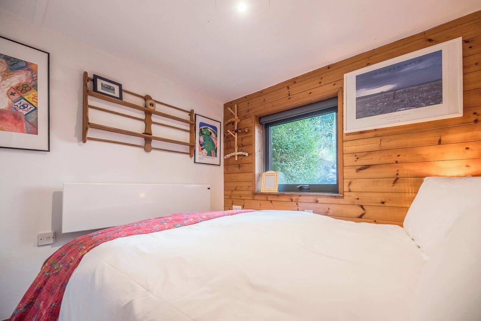 3 bedrooms, iron/ironing board, bed sheets