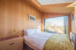 3 多间卧室、熨斗/熨衣板、床单