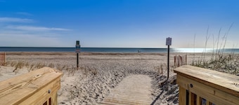 Island Escape: Pool, Tennis & Walk to Beach