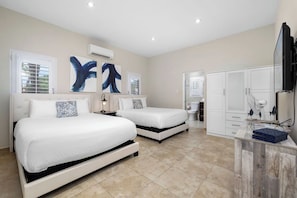 4 habitaciones, tabla de planchar con plancha, wifi y ropa de cama