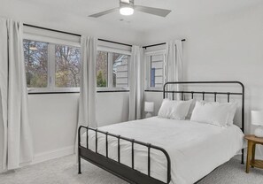 2 bedrooms, iron/ironing board, travel cot, free WiFi