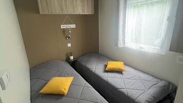 3 habitaciones, tabla de planchar con plancha y wifi