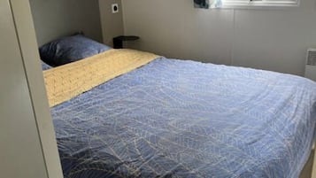 2 室のベッドルーム、WiFi (無料)