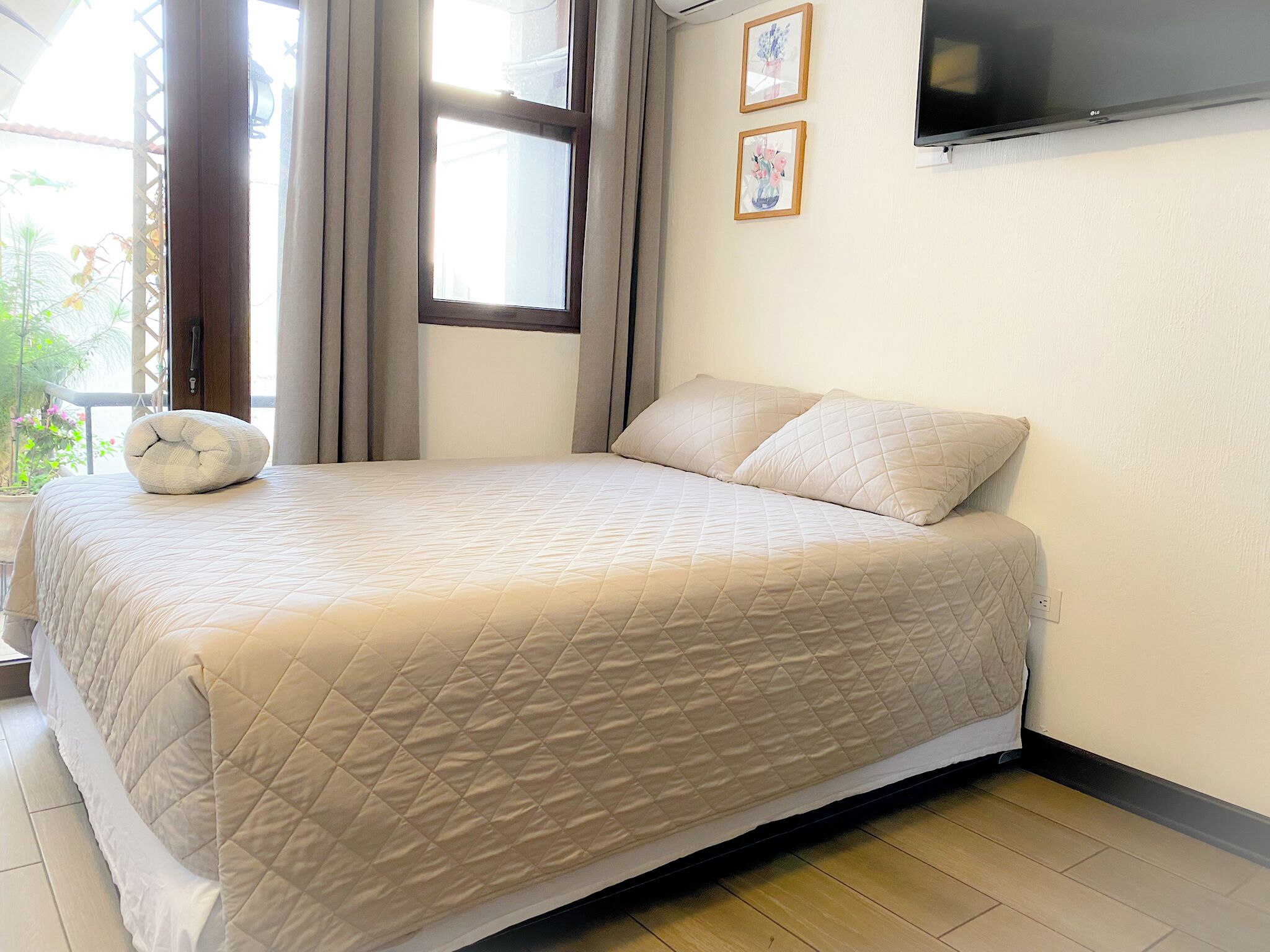 1 habitación, tabla de planchar con plancha, wifi y ropa de cama 