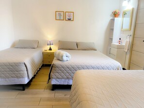 1 chambre, fer et planche à repasser, Wi-Fi, draps fournis