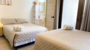 1 habitación, tabla de planchar con plancha, wifi y ropa de cama