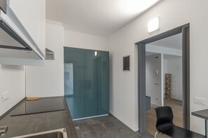 Mikrowelle, Ofen, Herdplatte, Geschirrspüler