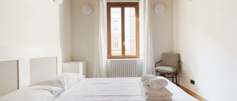 1 chambre, fer et planche Ă repasser, Wi-Fi, draps fournis