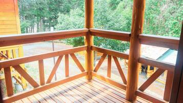 Bangalô básico, vista para a montanha | Terraço/pátio