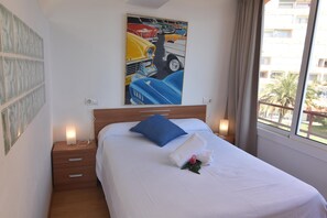 Iron/ironing board, Internet - Discover the comfort and tranquility of this cozy studio in Roses! (Roses)