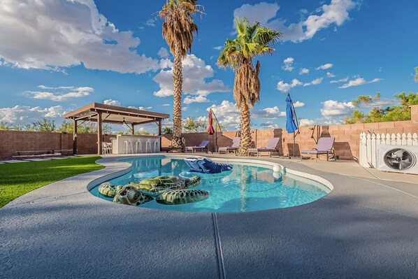 Outdoor pool, a heated pool