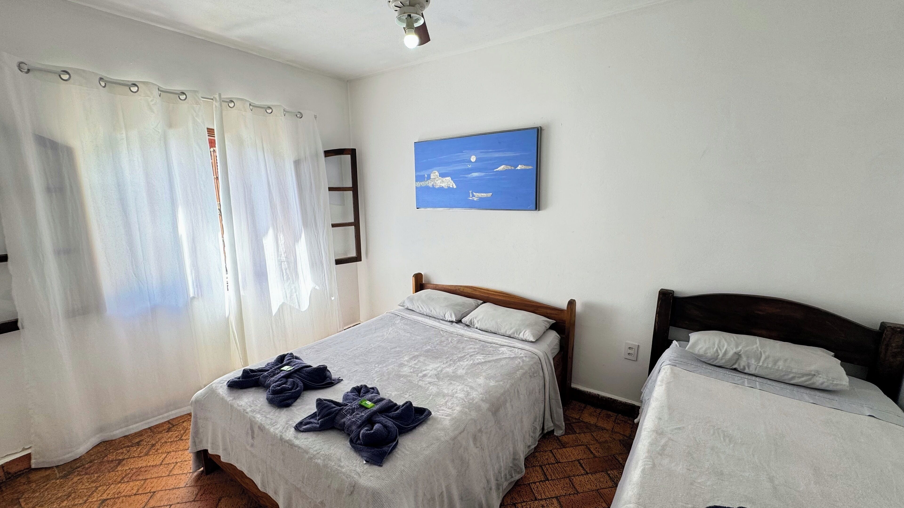 4 Schlafzimmer, Schreibtisch, Bügeleisen/Bügelbrett, Reisekinderbett