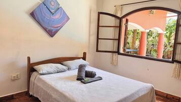 4 bedrooms, desk, iron/ironing board, travel crib