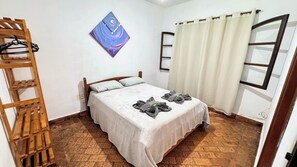 4 bedrooms, desk, iron/ironing board, travel cot