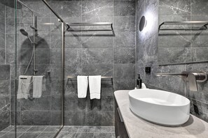 Bathroom - The Mac Orange (Orange)