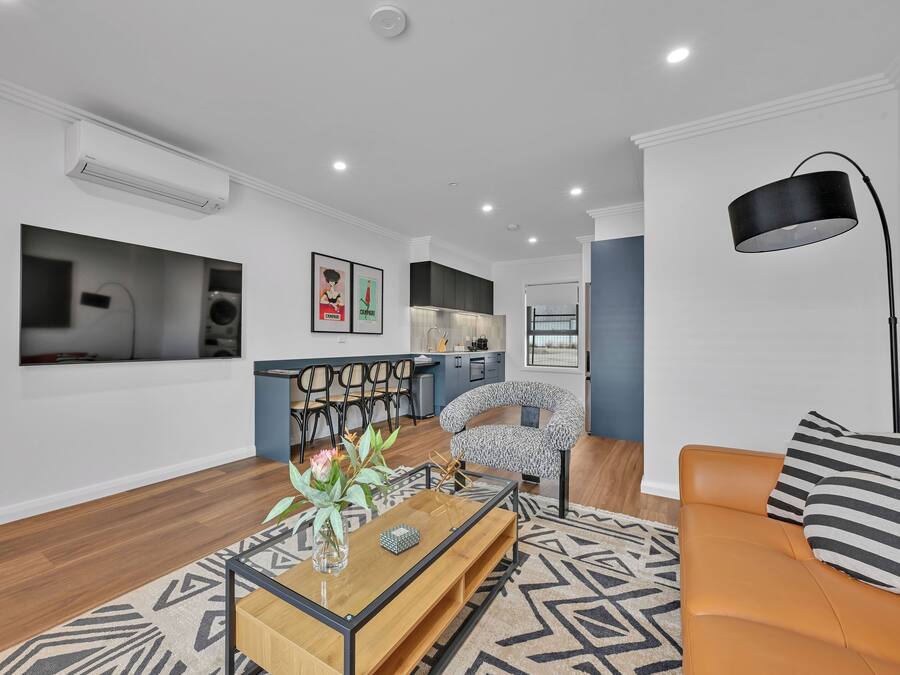 Signature Apartment, 2 Bedrooms | Living area