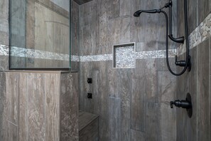 Shower, jetted bath, towels