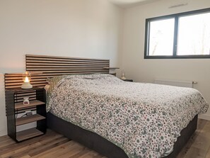 3 bedrooms, Internet