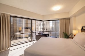 1 habitación, escritorio, tabla de planchar con plancha y wifi gratis