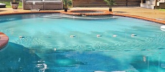  Country  Ridge Estate Where Country meets Elegance 
Spacious 6-bed 3 halfbath