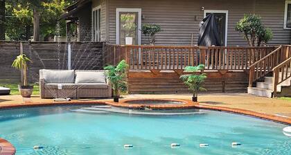 Country Ridge Estate Where Country meets Elegance
Spacious 6-bed 3 halfbath