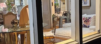  Country  Ridge Estate Where Country meets Elegance 
Spacious 6-bed 3 halfbath